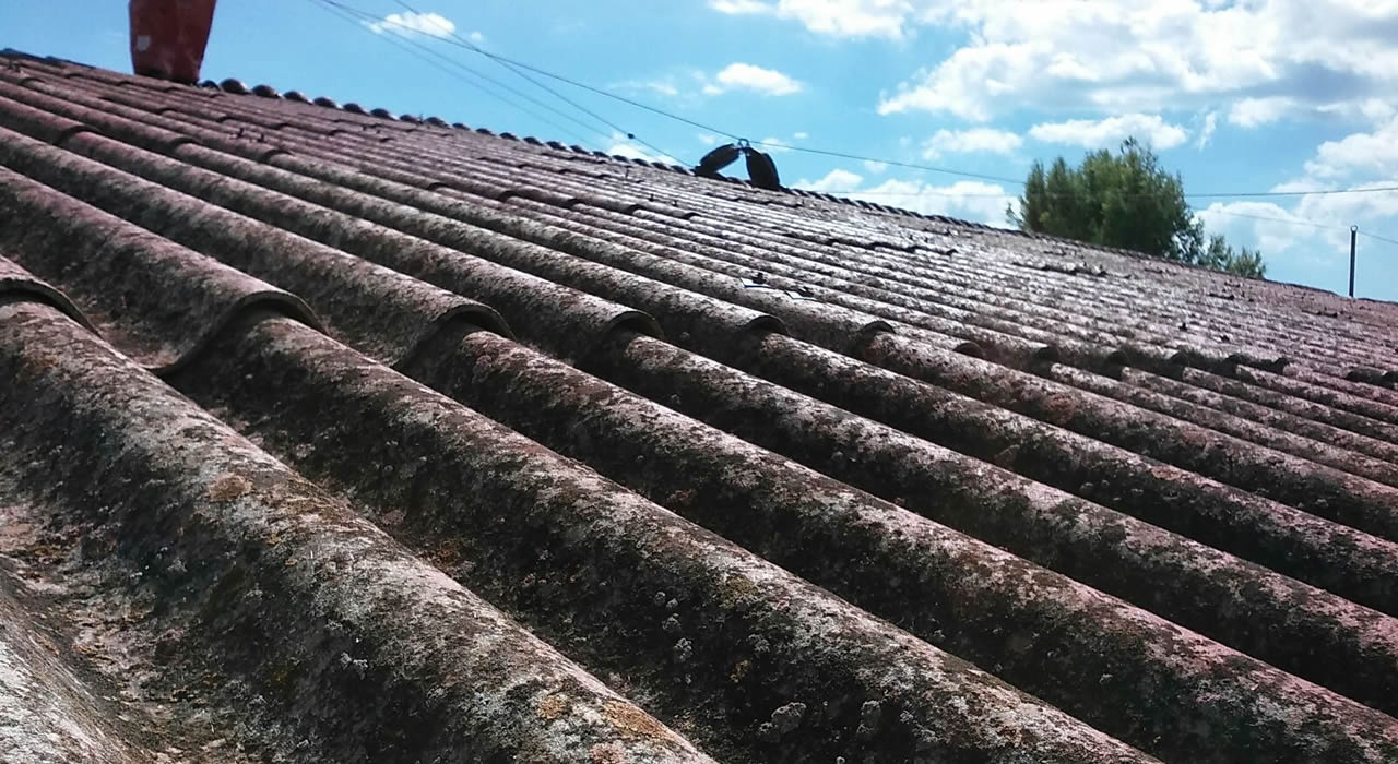 Al momento stai visualizzando Amianto in Calabria, sequestrata nel Cosentino un’area con oltre 1000 m2 di Eternit