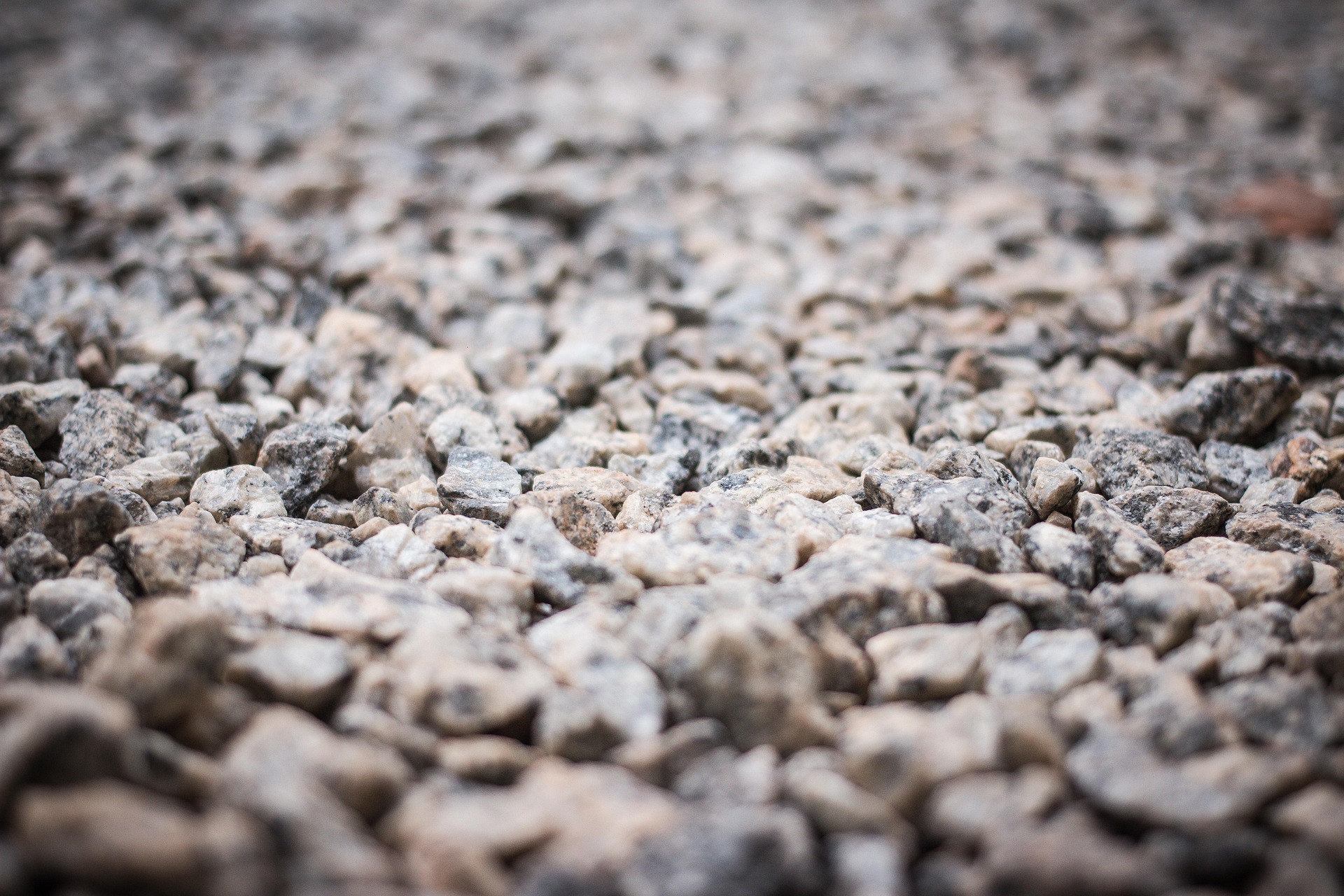 Al momento stai visualizzando Ungheria, centinaia di strade con ghiaia potrebbero essere contaminate dall’amianto?